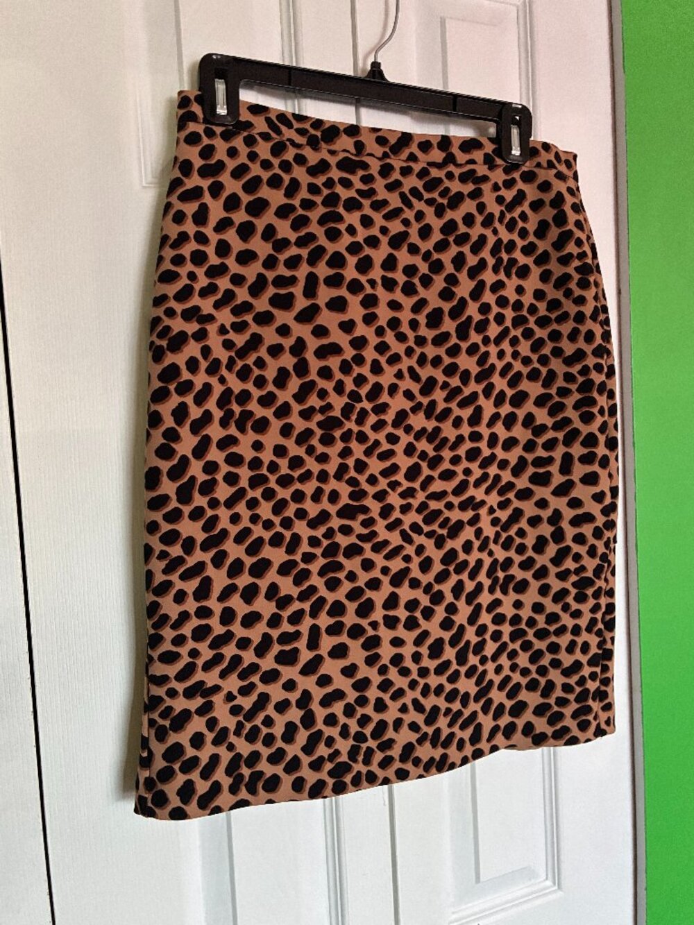 Ann Taylor Leopard Print Skirt Size 4/6